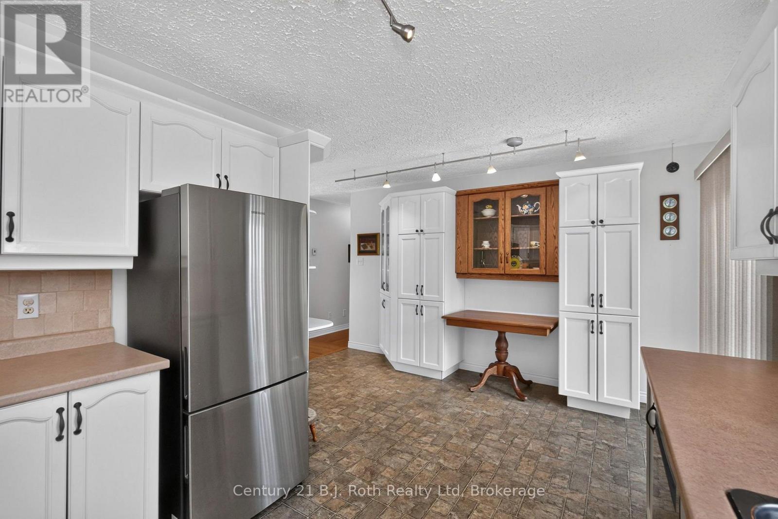 13 Charles Street, Penetanguishene, Ontario  L9M 2G6 - Photo 11 - S13717854