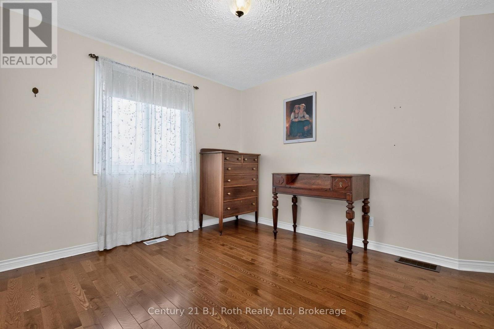13 Charles Street, Penetanguishene, Ontario  L9M 2G6 - Photo 17 - S13717854