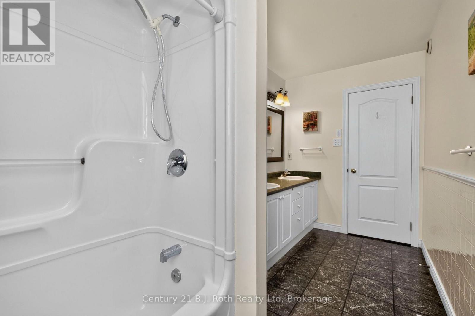 13 Charles Street, Penetanguishene, Ontario  L9M 2G6 - Photo 20 - S13717854