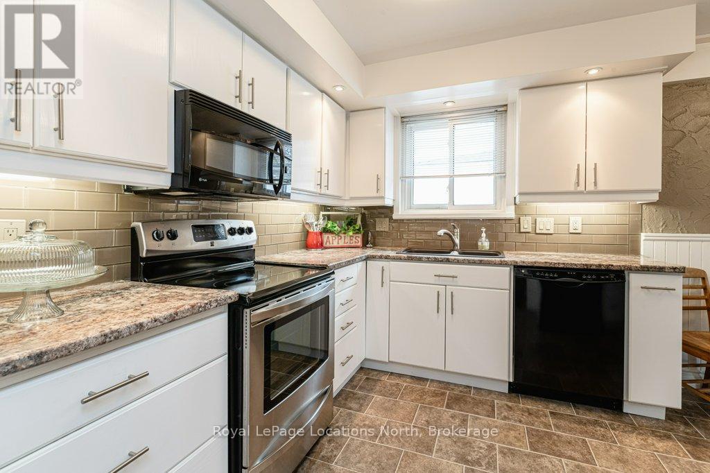 269 Pine Drive, Barrie, Ontario  L4N 4H9 - Photo 17 - S13718106