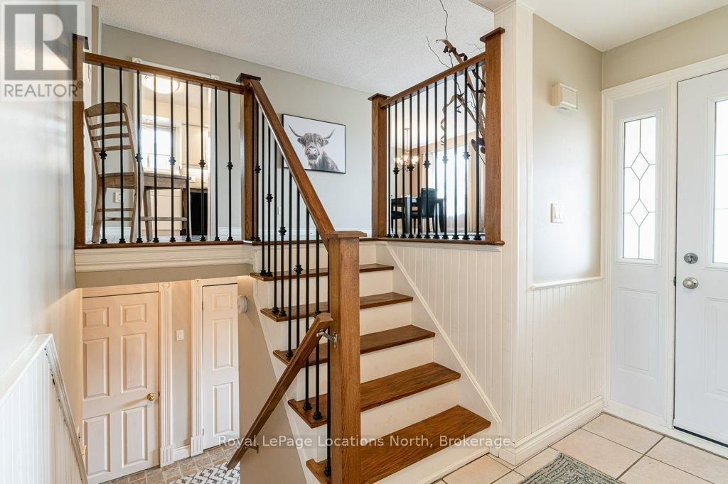 269 Pine Drive, Barrie, Ontario  L4N 4H9 - Photo 5 - S13718106
