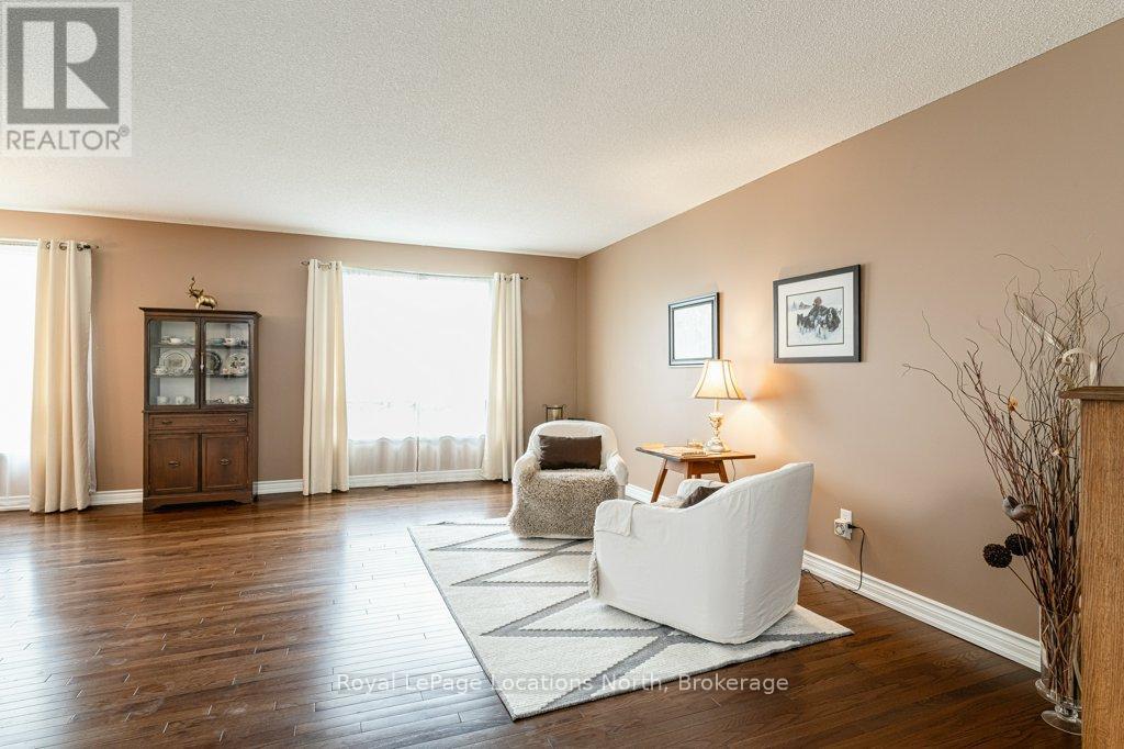 269 Pine Drive, Barrie, Ontario  L4N 4H9 - Photo 9 - S13718106