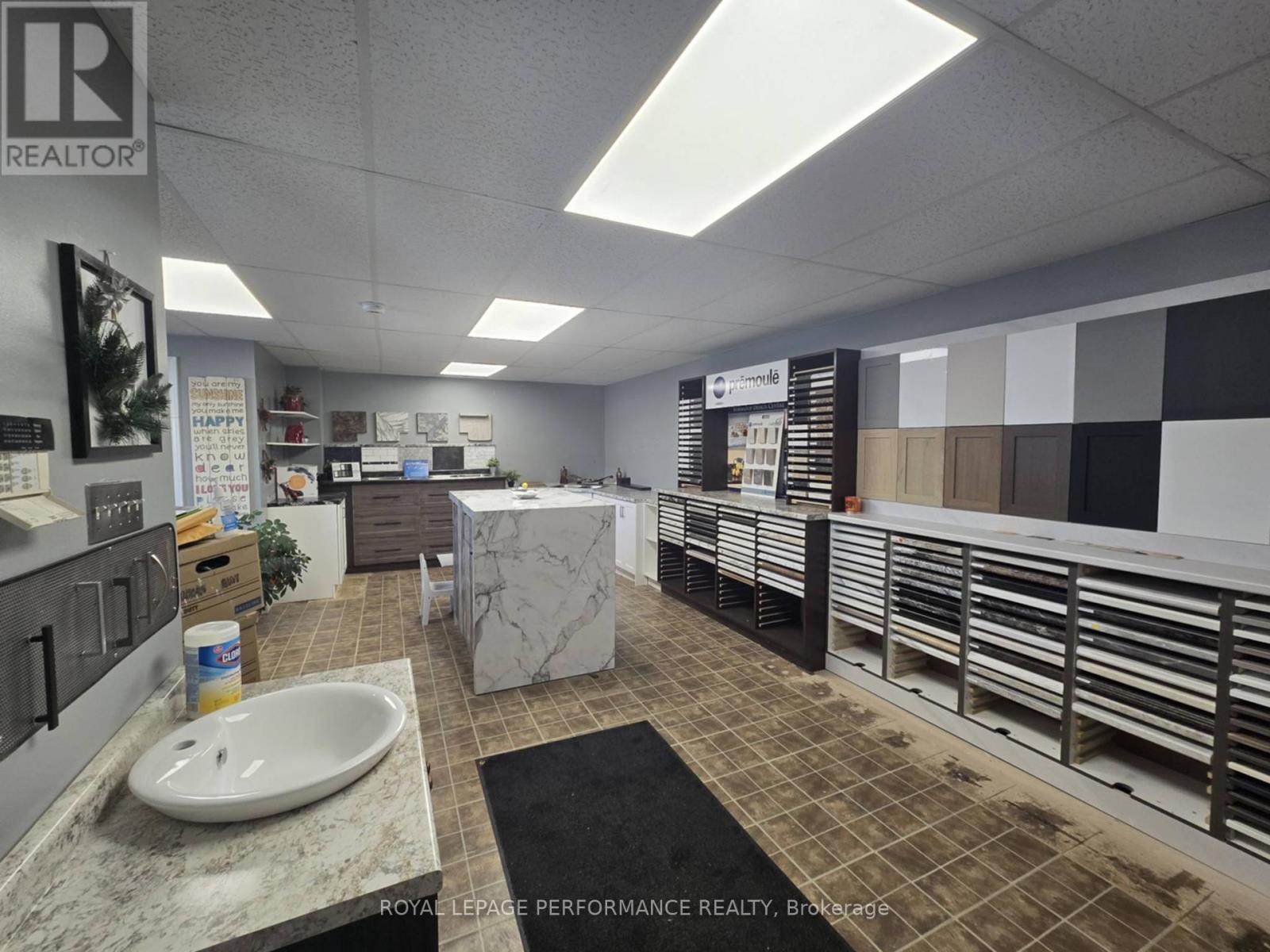 12 Sixth Street, Cornwall, Ontario K6H 2N4 - Photo 2 - X13717872