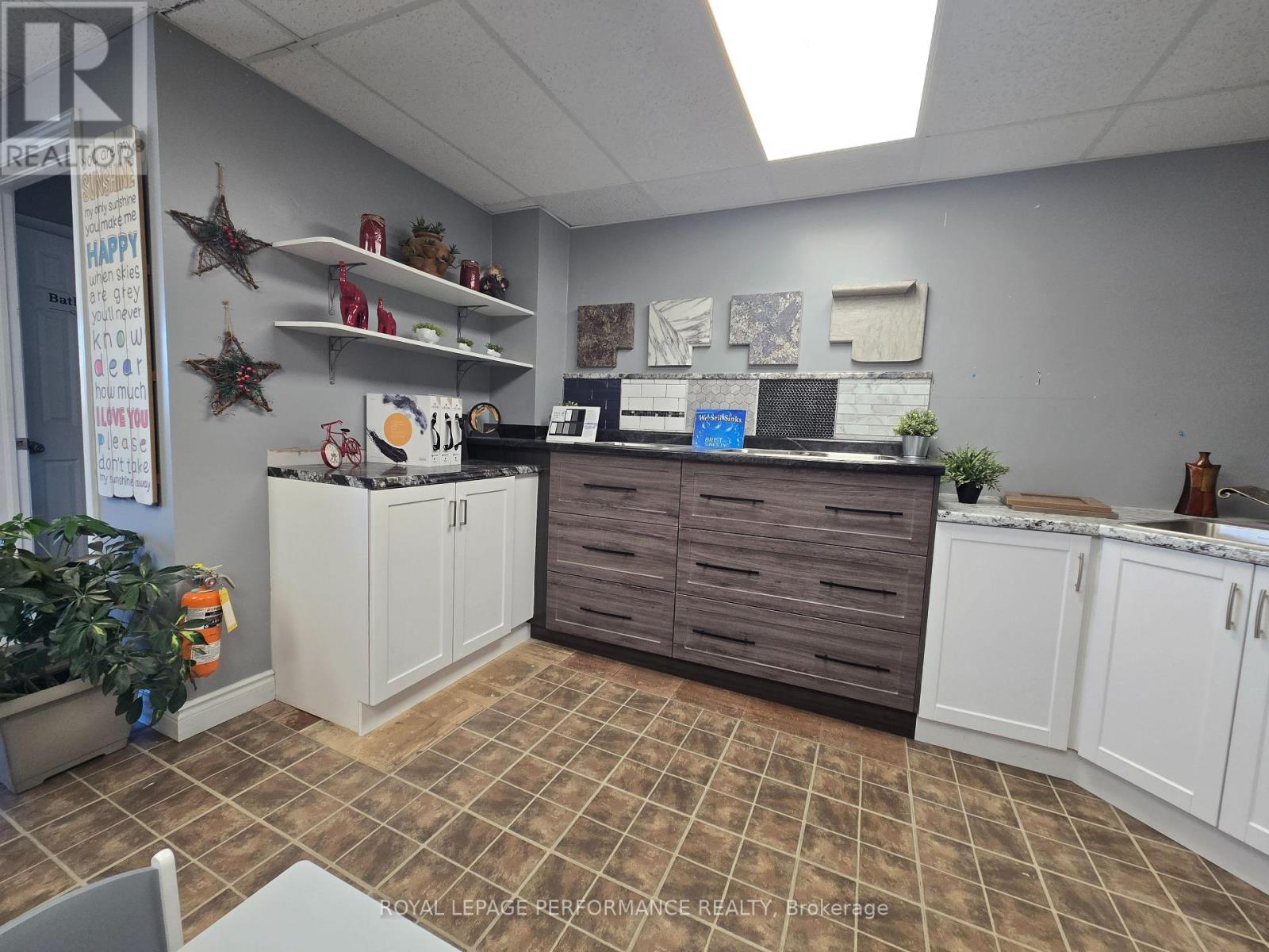 12 Sixth Street E, Cornwall, Ontario K6H 2N4 - Photo 10 - X13717876