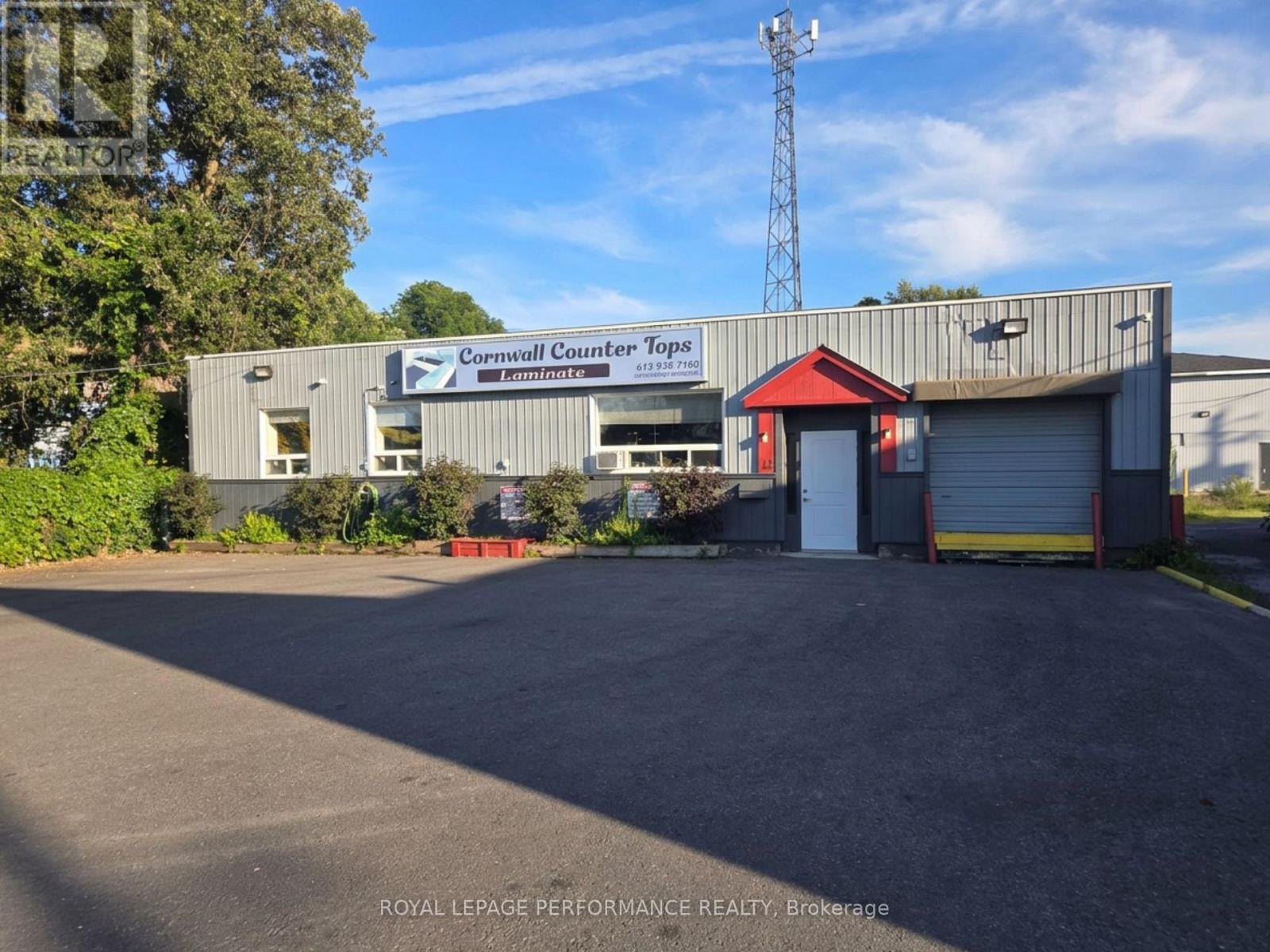 12 Sixth Street E, Cornwall, Ontario K6H 2N4 - Photo 2 - X13717876