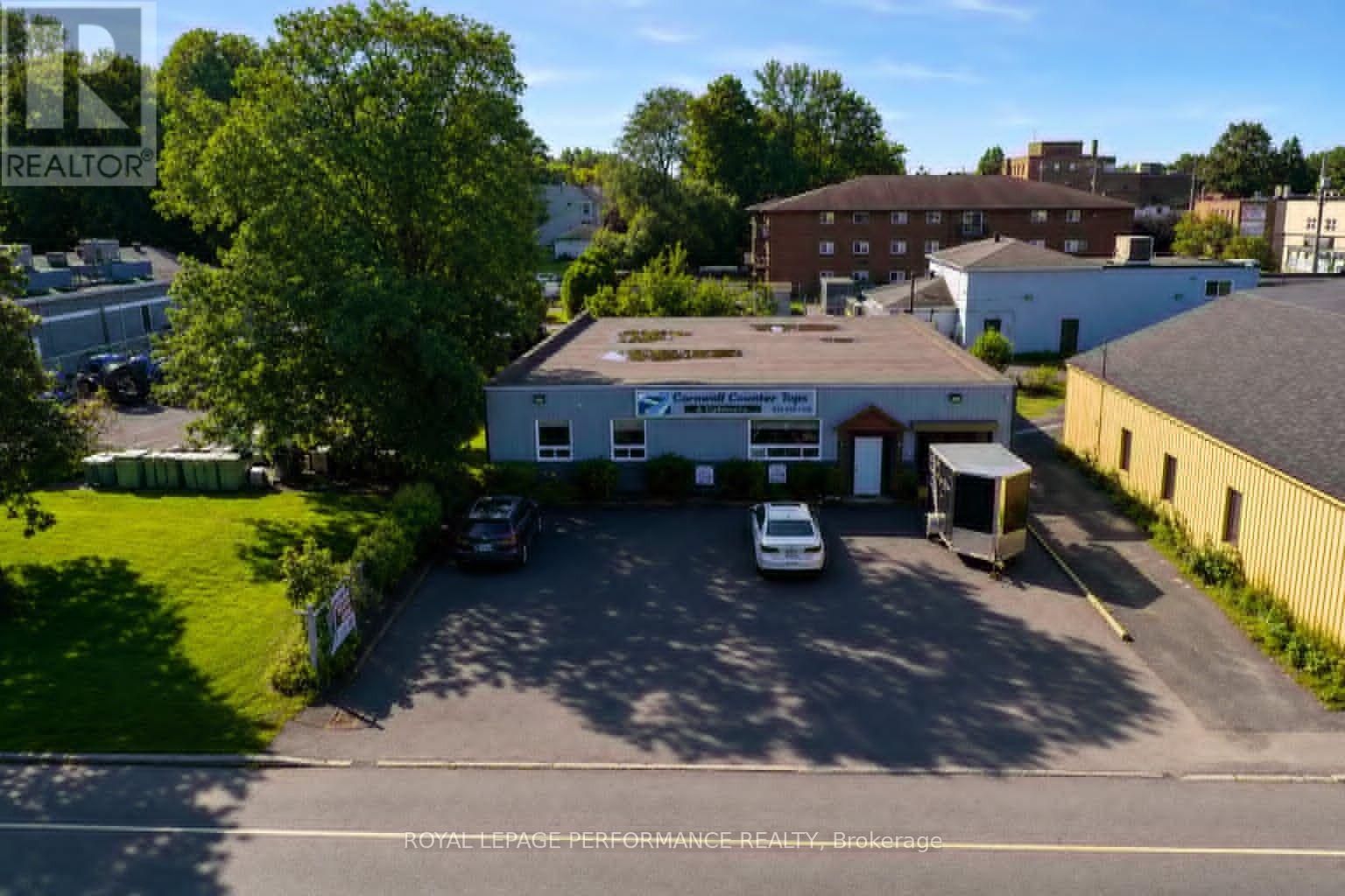 12 Sixth Street E, Cornwall, Ontario K6H 2N4 - Photo 3 - X13717876