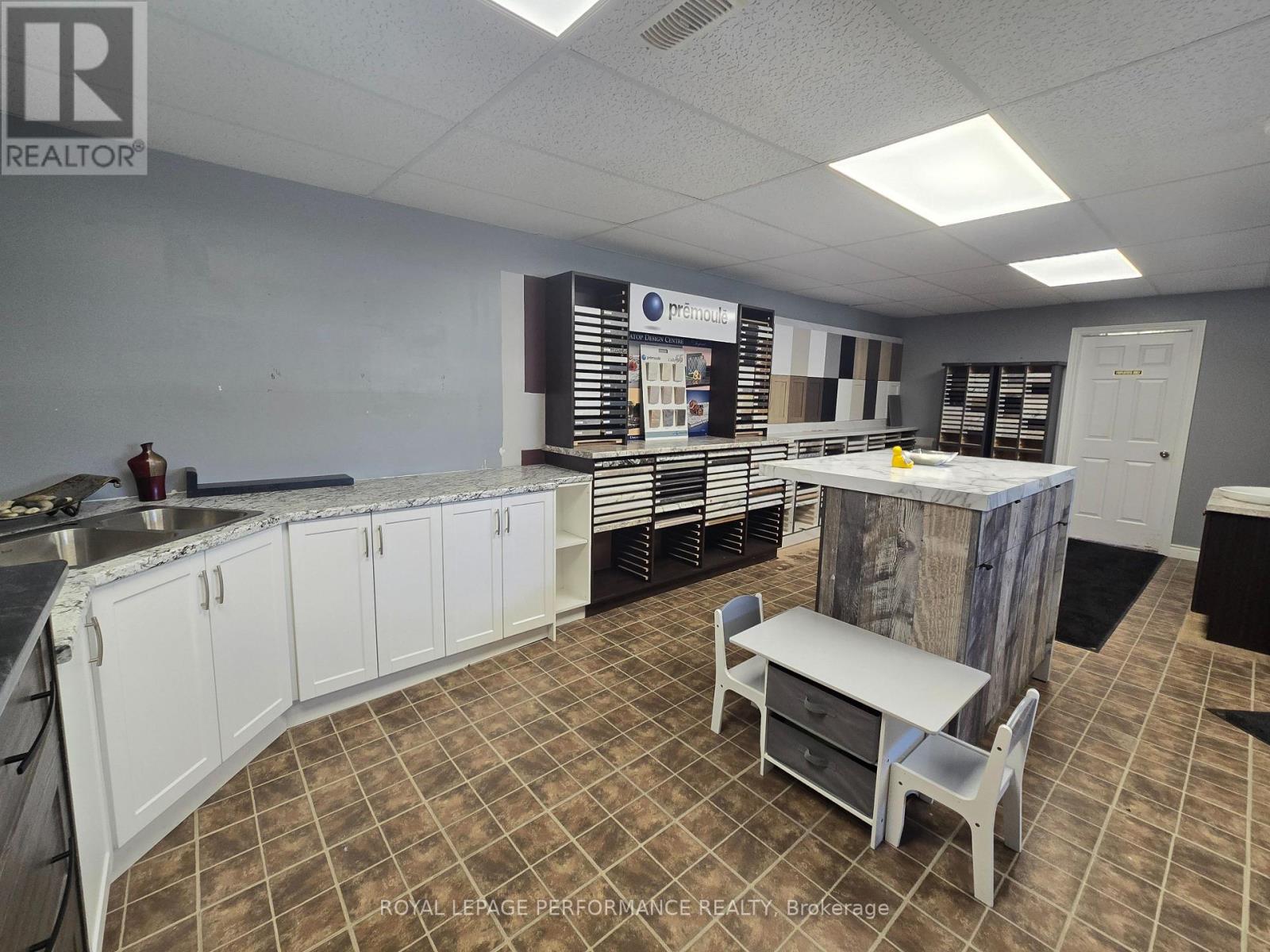12 Sixth Street E, Cornwall, Ontario K6H 2N4 - Photo 7 - X13717876