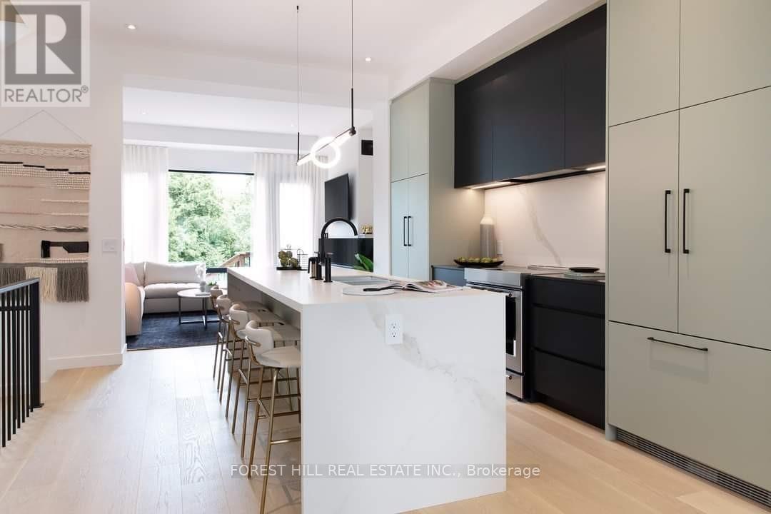 433b Deloraine Avenue, Toronto, Ontario M5M 2B9 - Photo 13 - C13714574