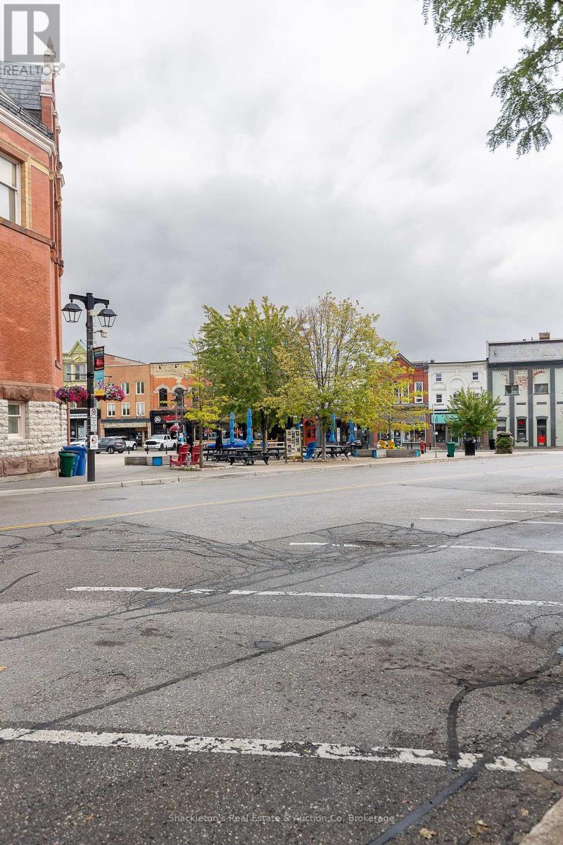 26 Wellington Street, Stratford, Ontario  N5A 2L2 - Photo 6 - X13717798