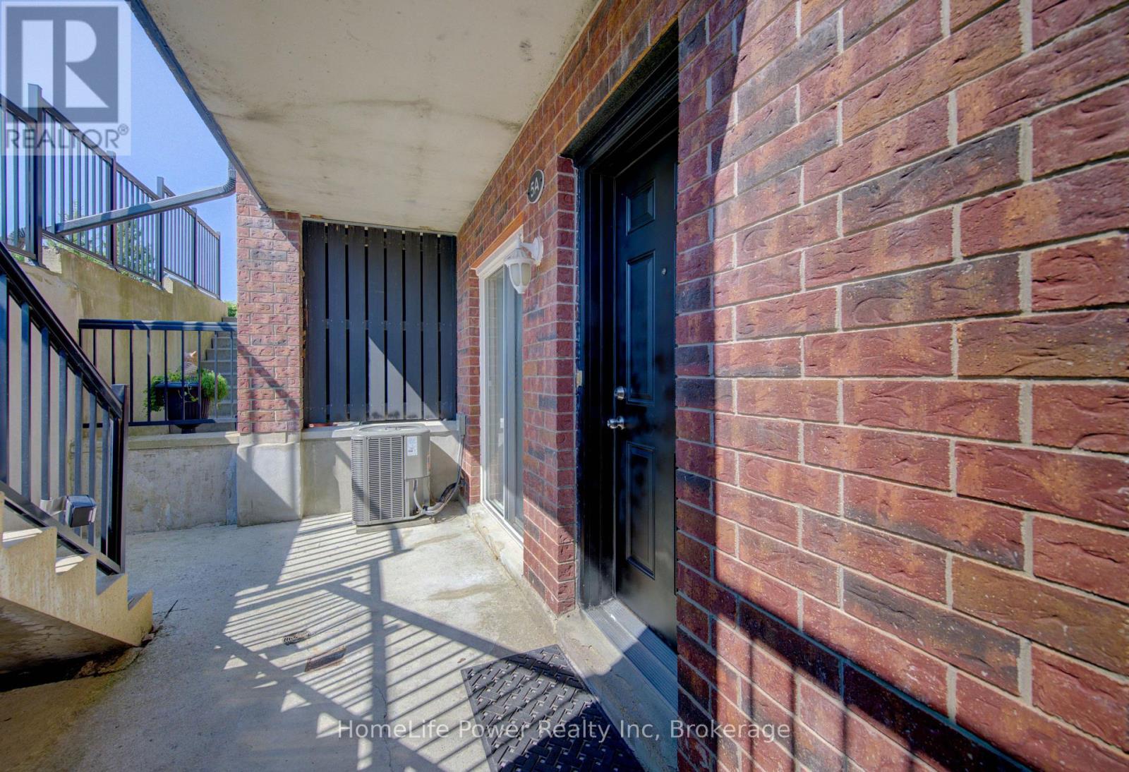 5a - 45 Cedarhill Crescent, Kitchener, Ontario  N2E 0A2 - Photo 4 - X13718008