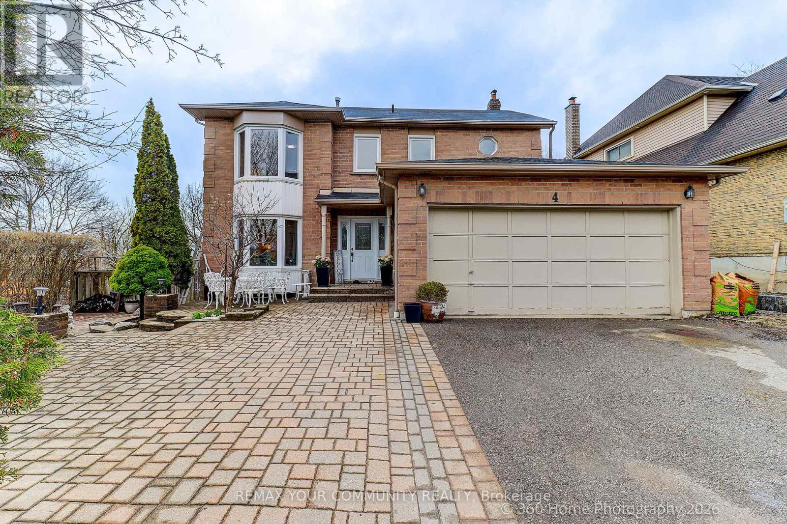 4 Mayflower Street S, Whitby, Ontario  L1N 8B1 - Photo 1 - E12987284