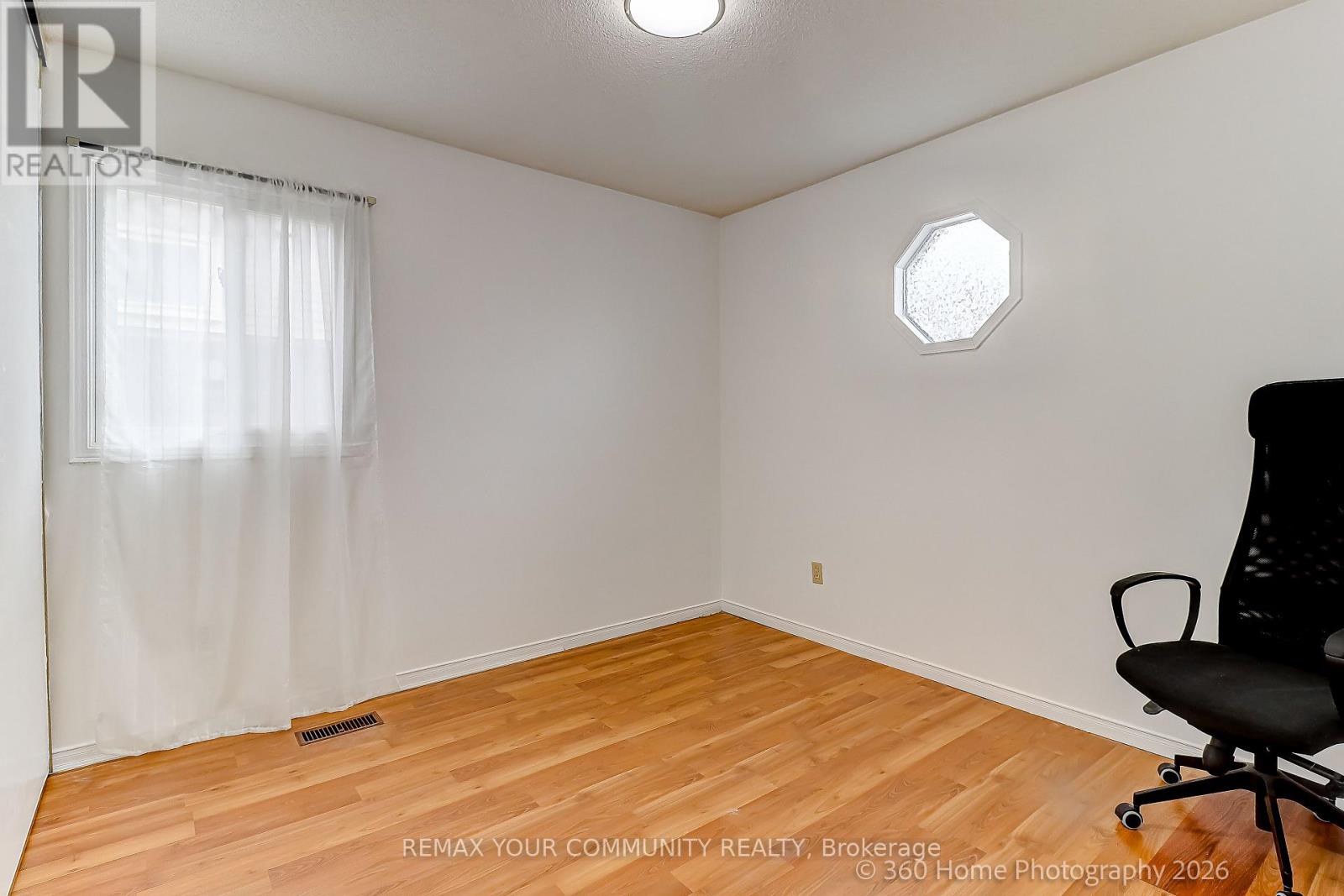 4 Mayflower Street S, Whitby, Ontario  L1N 8B1 - Photo 13 - E12987284