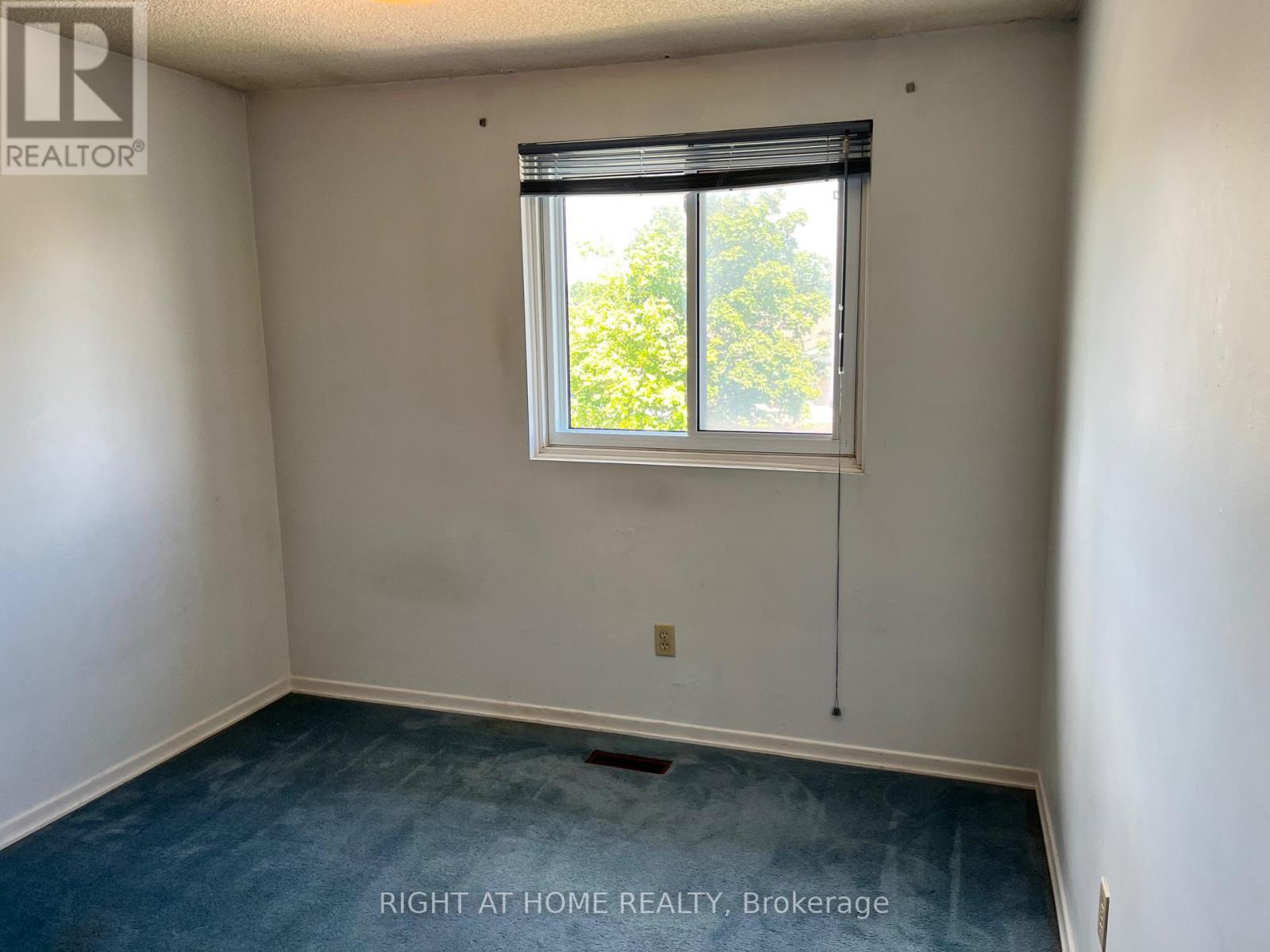70 Carisbrooke Court, Brampton, Ontario  L6S 3K1 - Photo 11 - W13653924