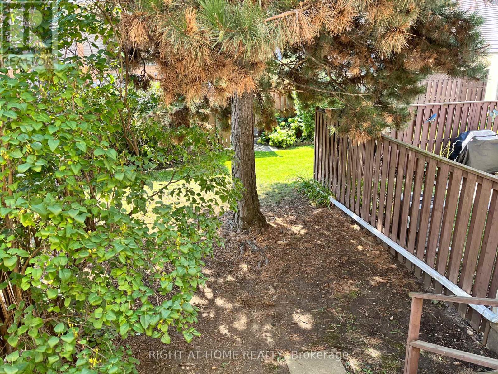 70 Carisbrooke Court, Brampton, Ontario  L6S 3K1 - Photo 18 - W13653924