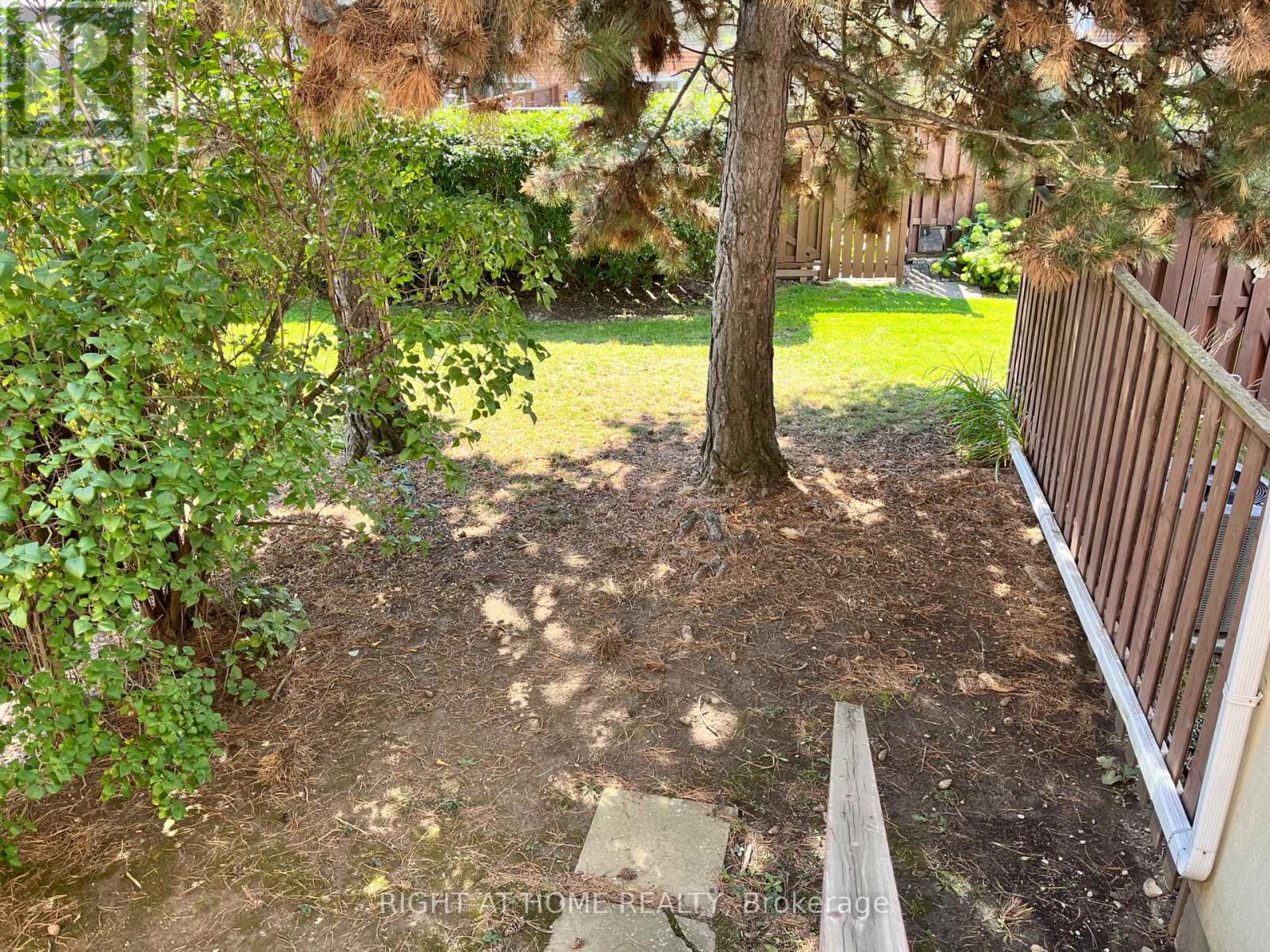 70 Carisbrooke Court, Brampton, Ontario  L6S 3K1 - Photo 19 - W13653924