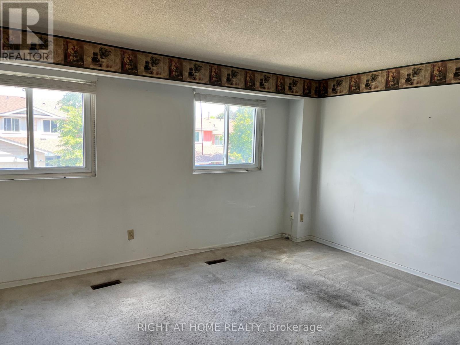 70 Carisbrooke Court, Brampton, Ontario  L6S 3K1 - Photo 8 - W13653924