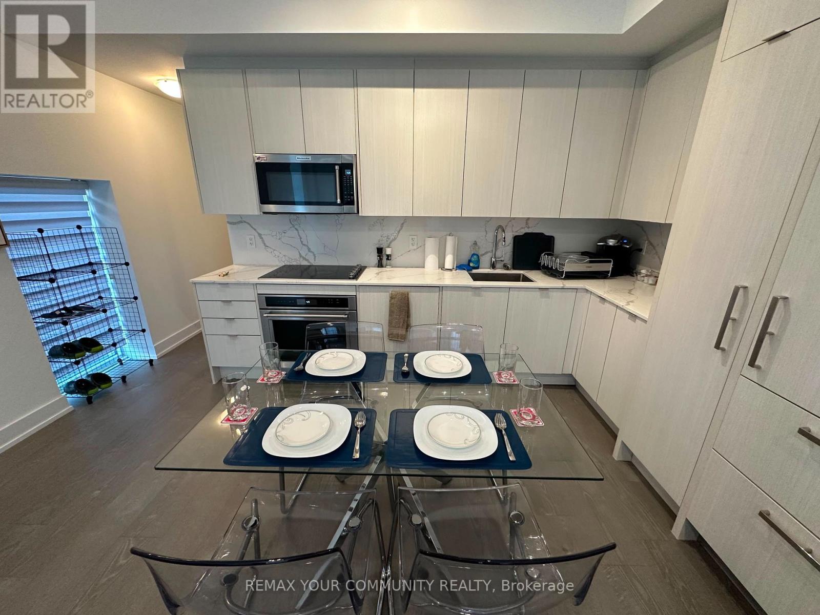 Th 1 - 175 Pears Avenue, Toronto, Ontario  M5R 0C1 - Photo 3 - C13717828