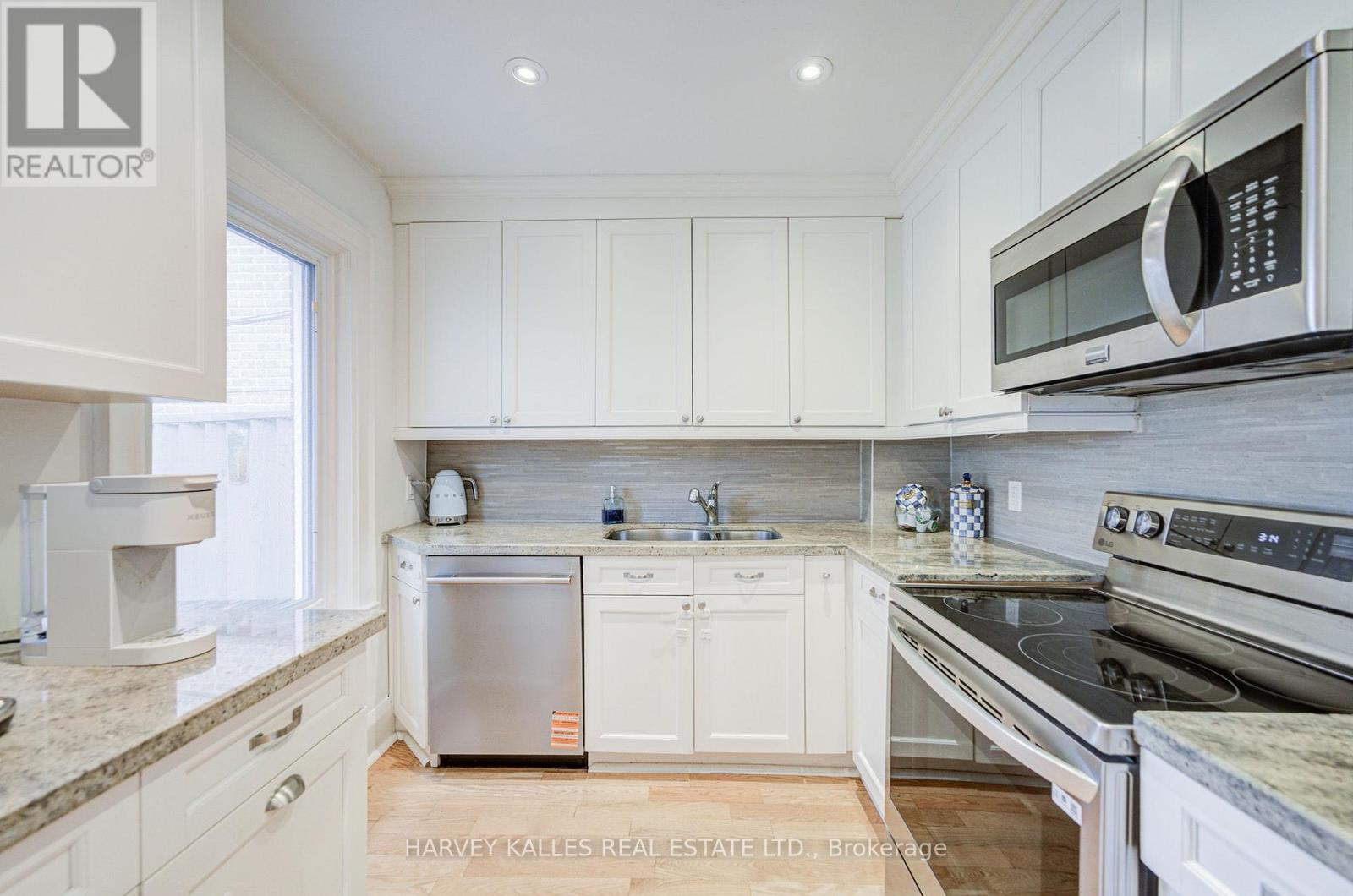 164 Douglas Avenue, Toronto, Ontario  M5M 1G6 - Photo 14 - C13717890