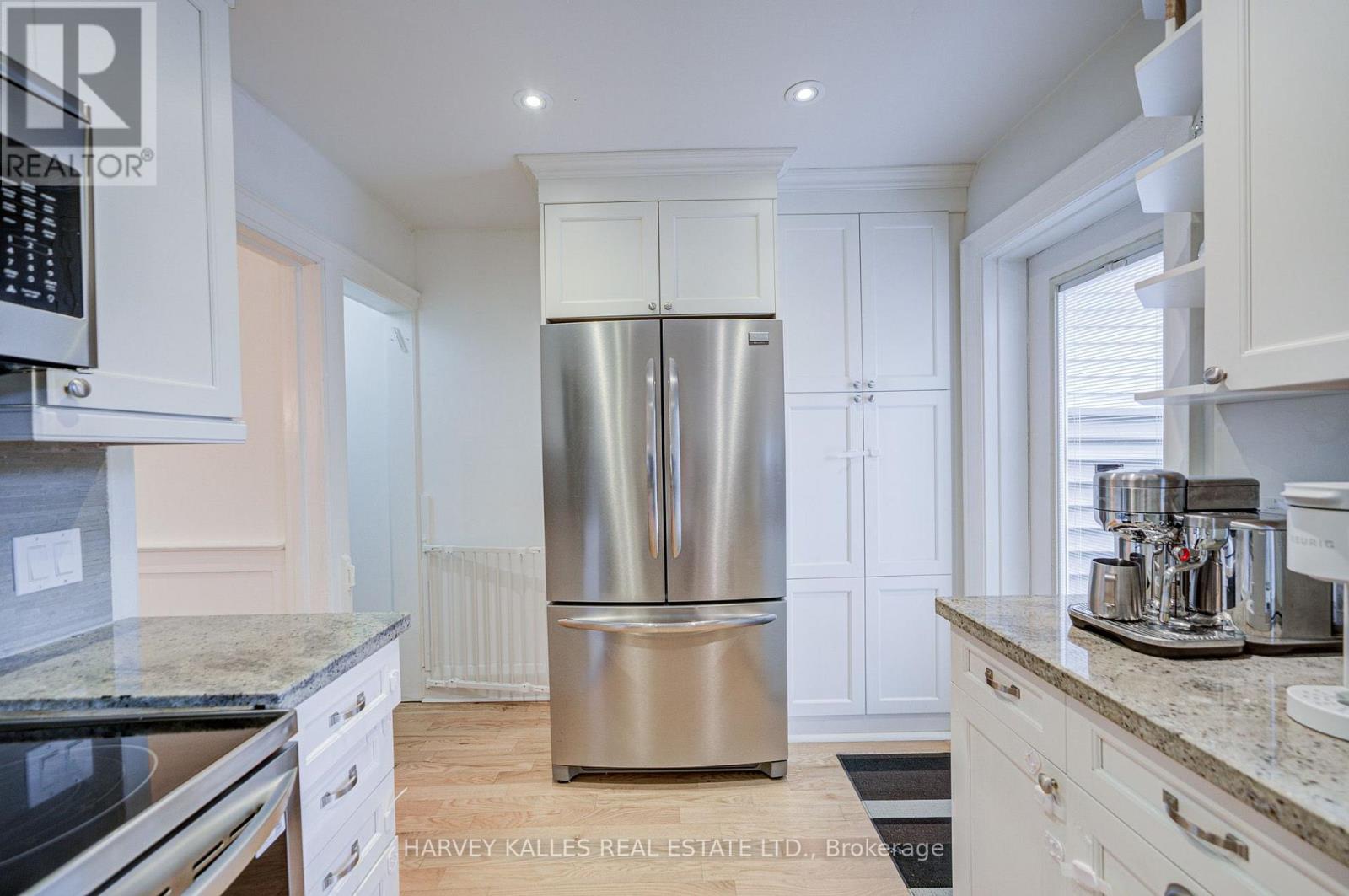 164 Douglas Avenue, Toronto, Ontario  M5M 1G6 - Photo 16 - C13717890