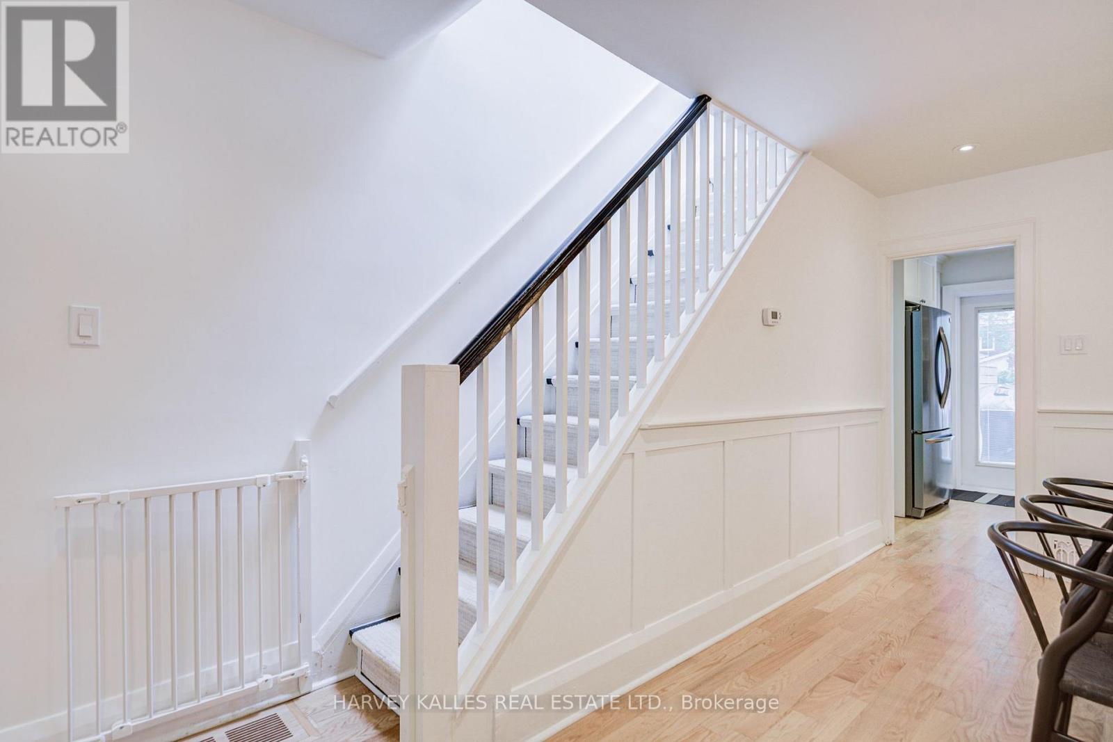 164 Douglas Avenue, Toronto, Ontario  M5M 1G6 - Photo 18 - C13717890