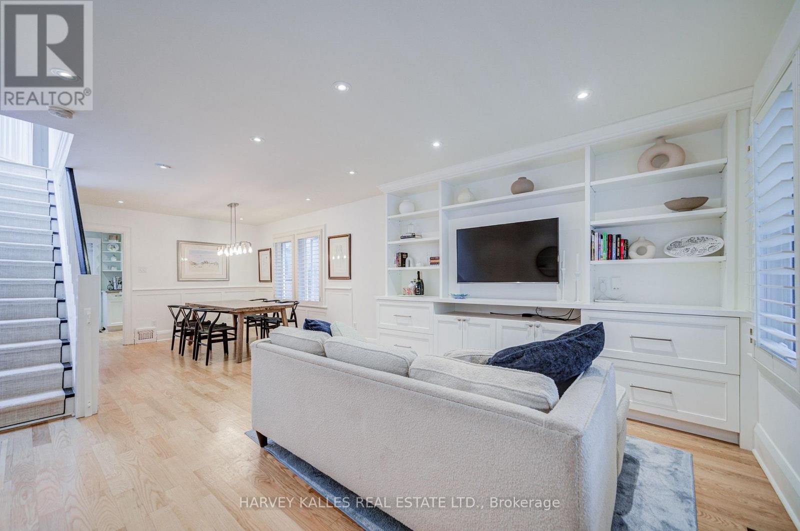 164 Douglas Avenue, Toronto, Ontario  M5M 1G6 - Photo 4 - C13717890
