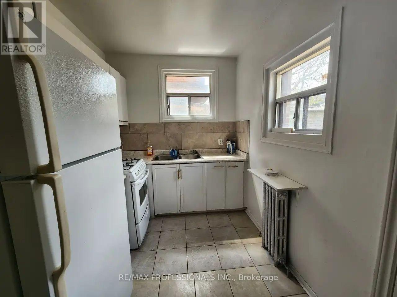 Main Level - 150 Robert Street, Toronto, Ontario  M5S 2K3 - Photo 12 - C13717964