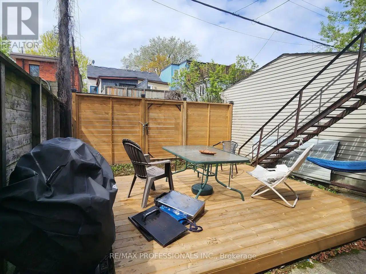 Main Level - 150 Robert Street, Toronto, Ontario  M5S 2K3 - Photo 14 - C13717964