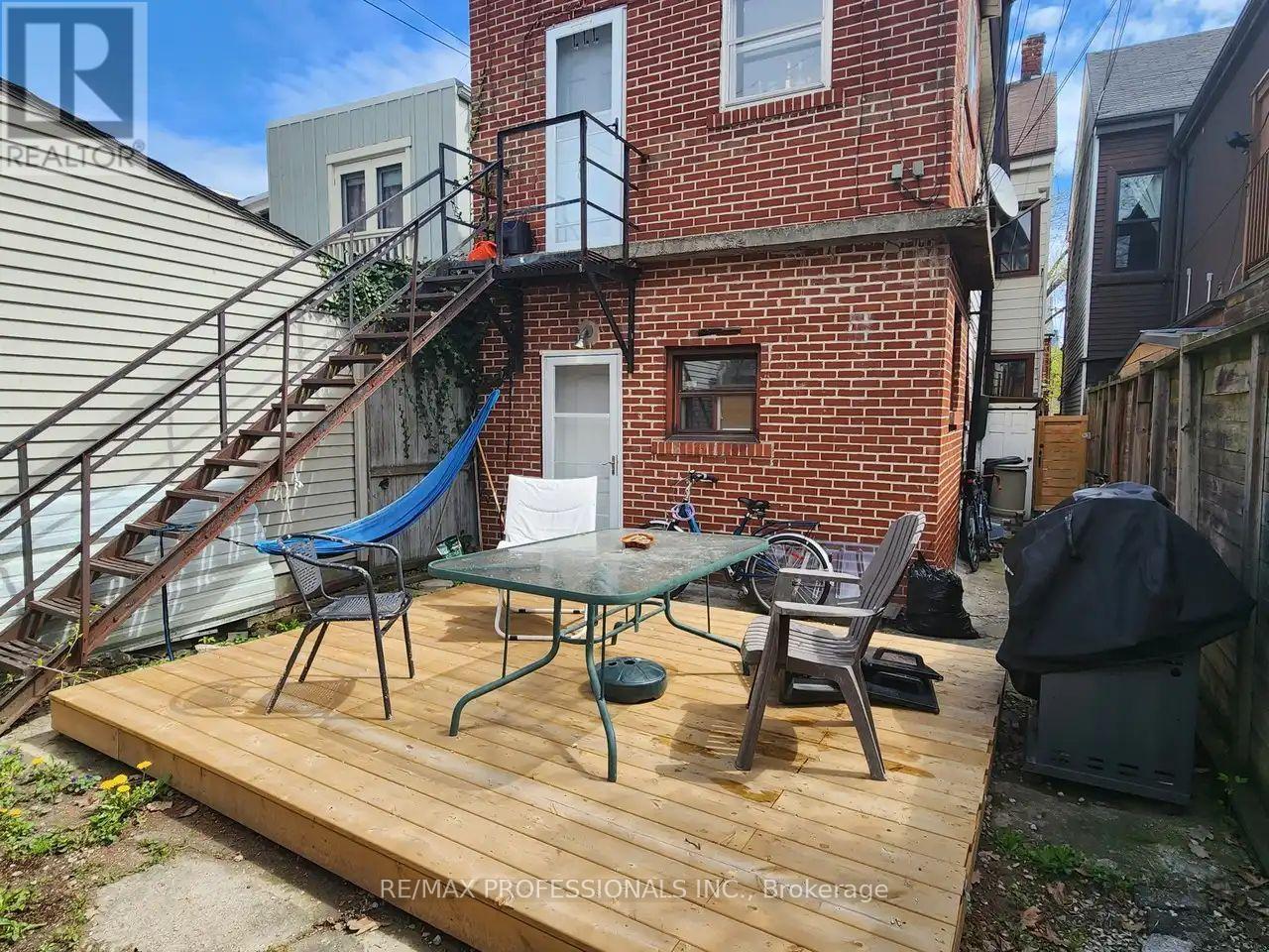 Main Level - 150 Robert Street, Toronto, Ontario  M5S 2K3 - Photo 17 - C13717964