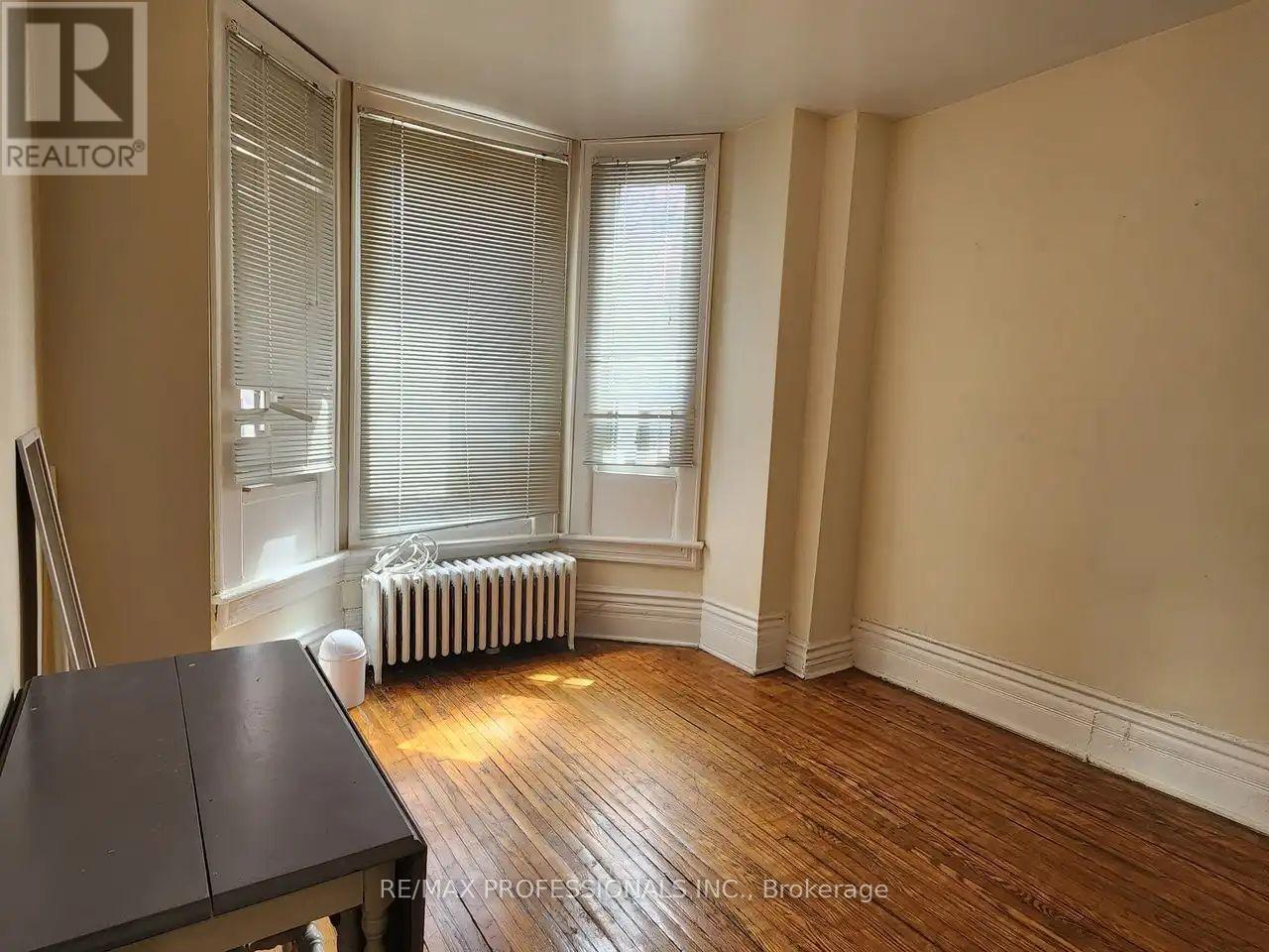 Main Level - 150 Robert Street, Toronto, Ontario  M5S 2K3 - Photo 2 - C13717964