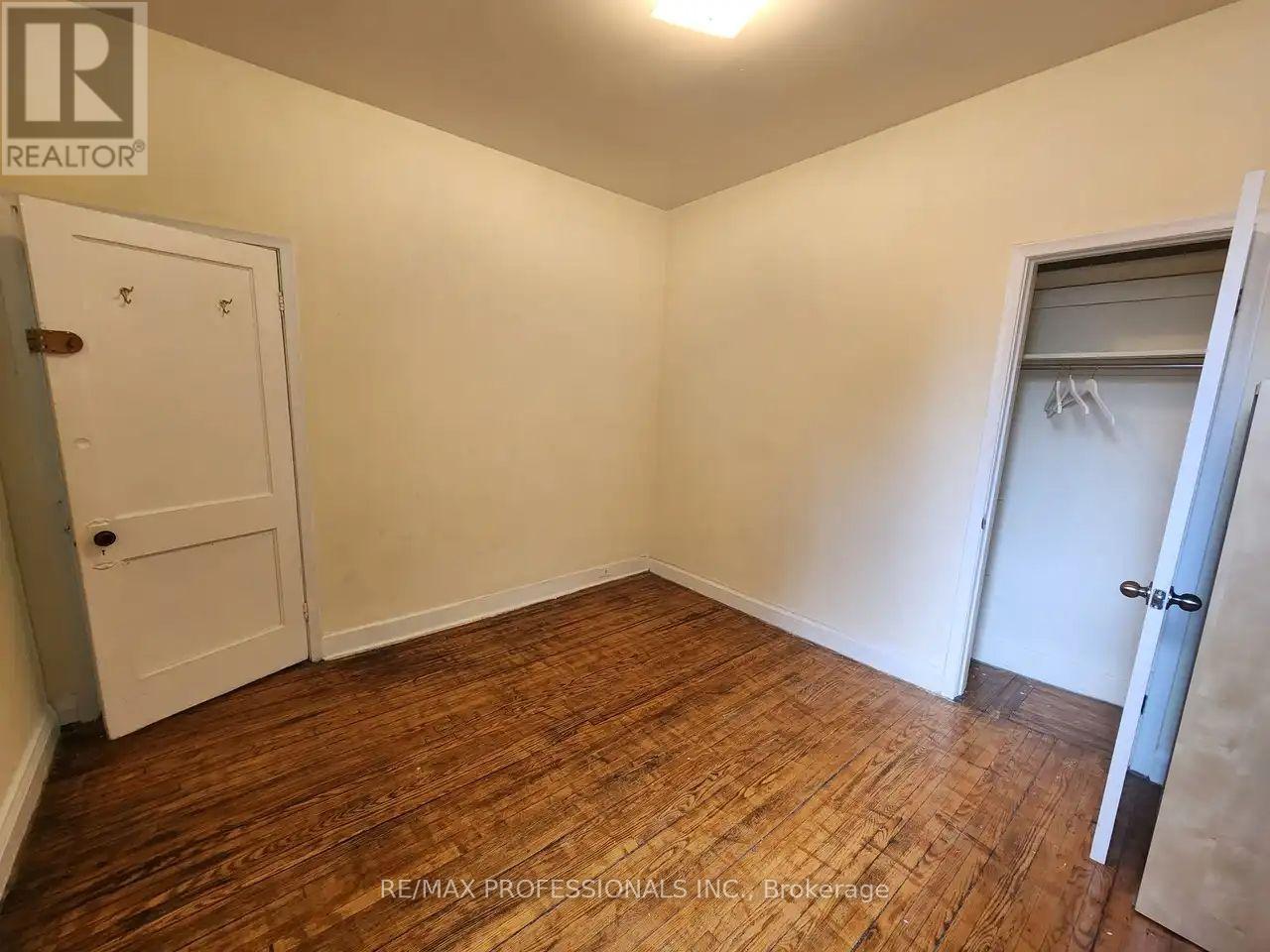 Main Level - 150 Robert Street, Toronto, Ontario  M5S 2K3 - Photo 4 - C13717964