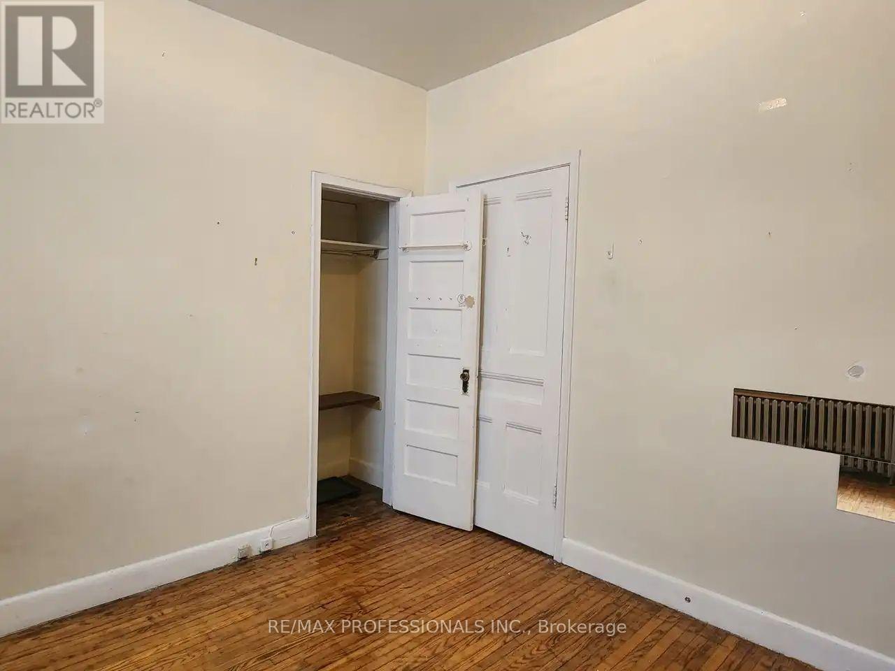 Main Level - 150 Robert Street, Toronto, Ontario  M5S 2K3 - Photo 6 - C13717964