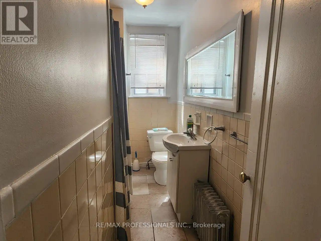 Main Level - 150 Robert Street, Toronto, Ontario  M5S 2K3 - Photo 7 - C13717964