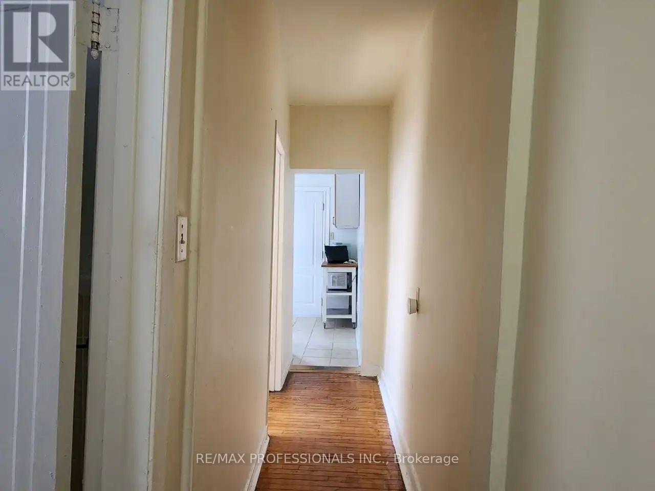 Main Level - 150 Robert Street, Toronto, Ontario  M5S 2K3 - Photo 9 - C13717964