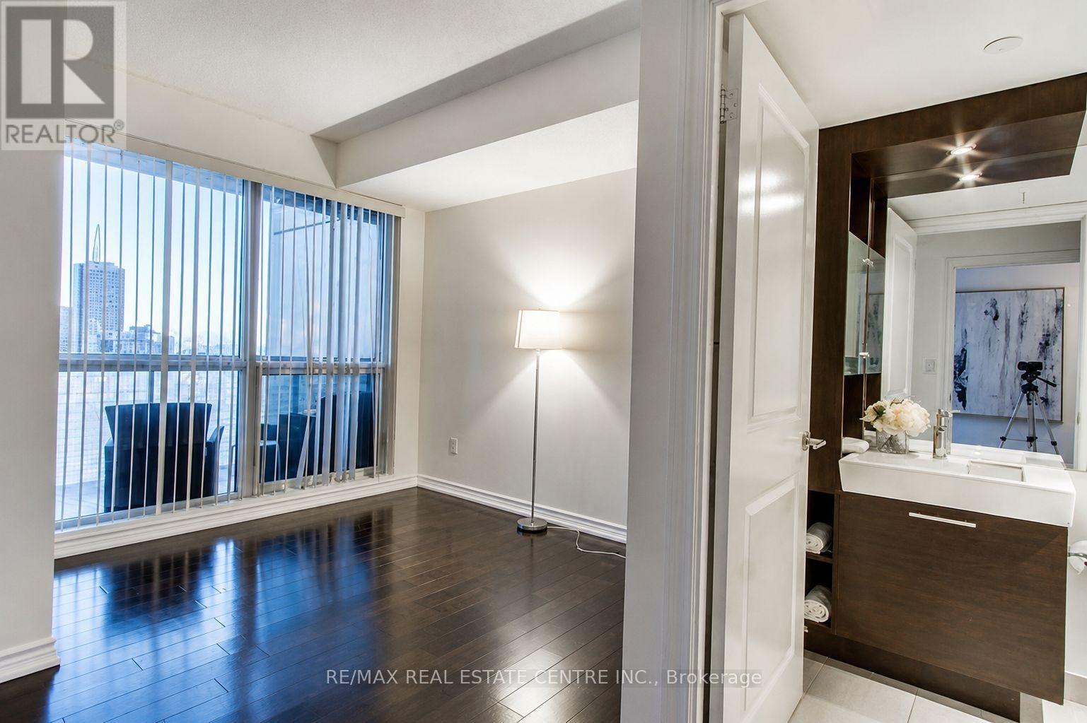 5007 - 386 Yonge Street, Toronto, Ontario  M5B 0A5 - Photo 13 - C13717982