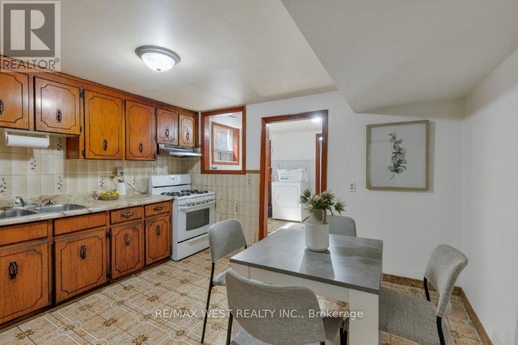 214 Markham Street, Toronto, Ontario  M6J 2G6 - Photo 34 - C13718034
