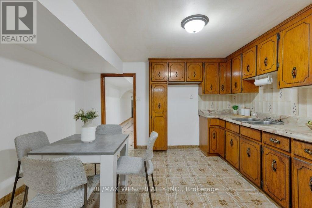 214 Markham Street, Toronto, Ontario  M6J 2G6 - Photo 36 - C13718034