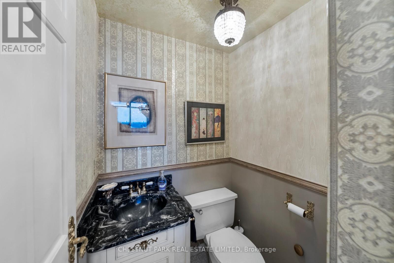 Ph 1 - 2600 Bathurst Street, Toronto, Ontario  M6B 2Z4 - Photo 11 - C13718044