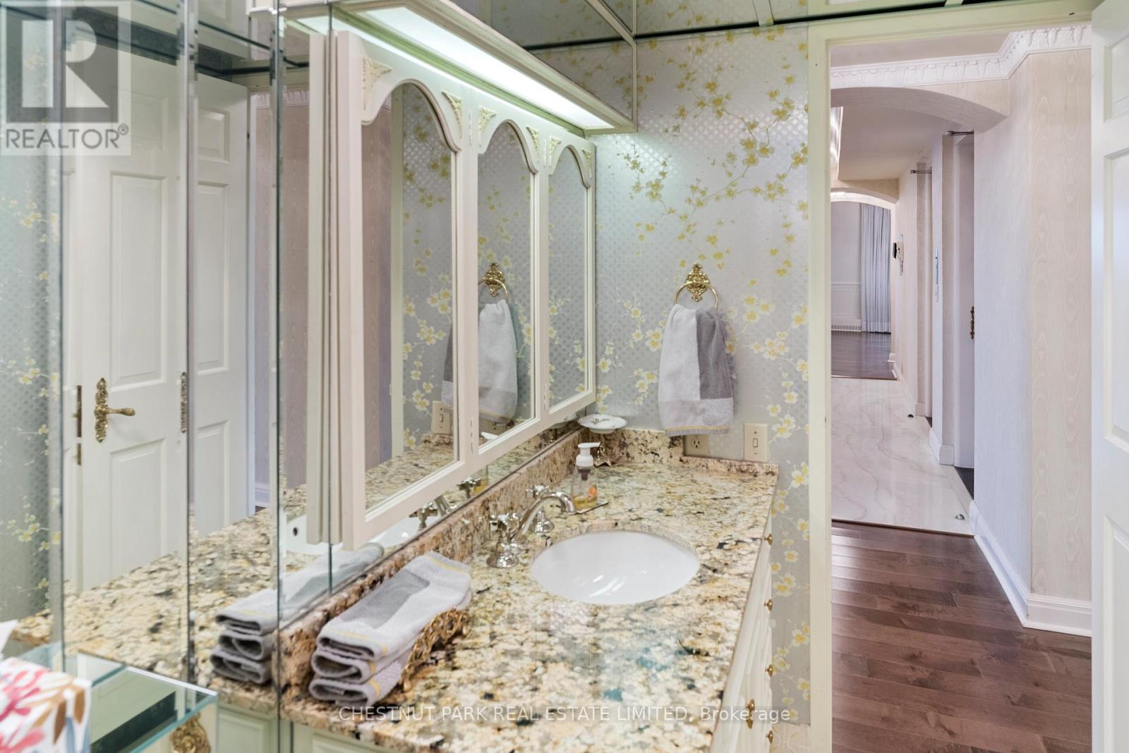 Ph 1 - 2600 Bathurst Street, Toronto, Ontario  M6B 2Z4 - Photo 17 - C13718044