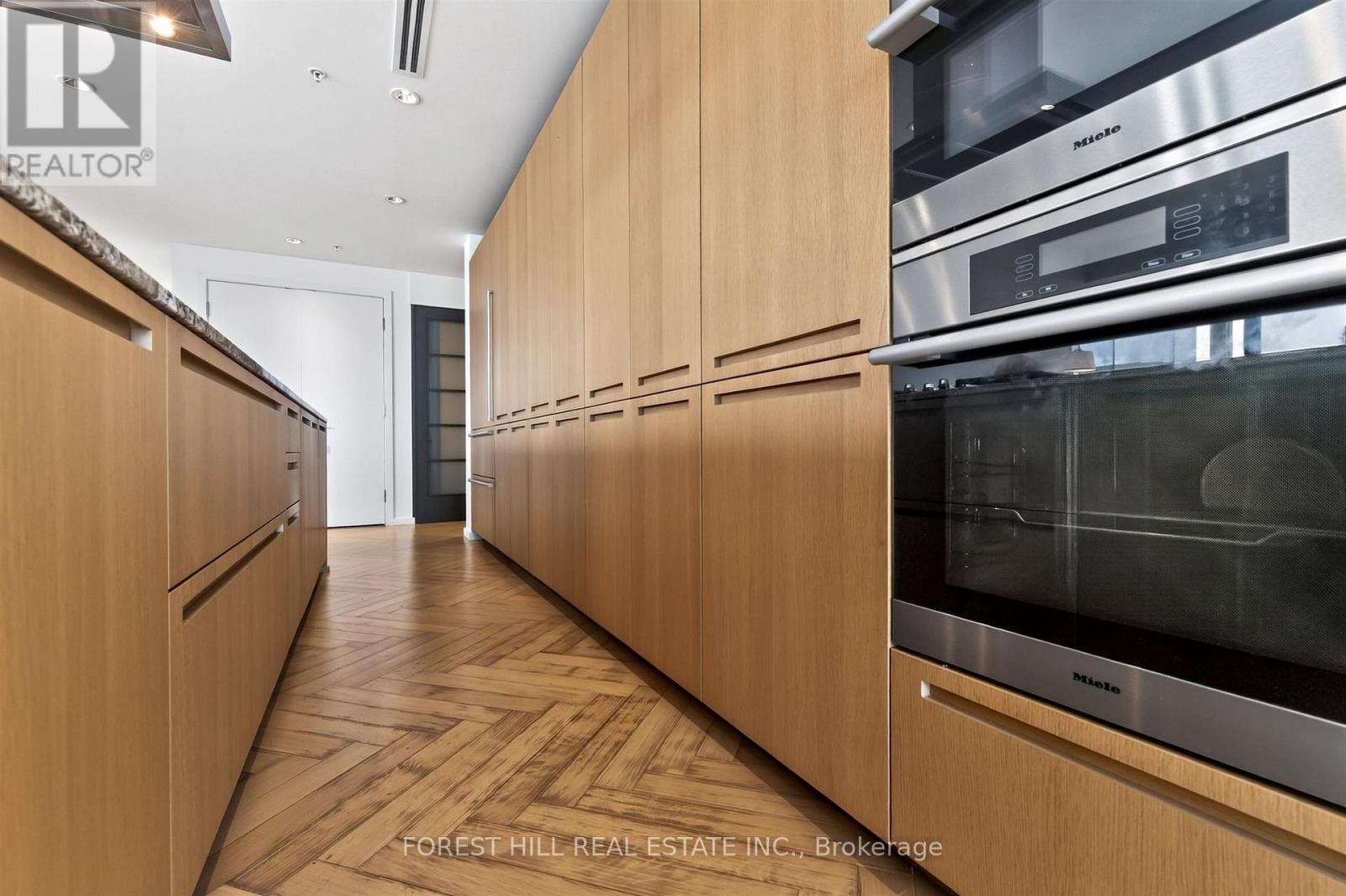2305 - 180 University Avenue, Toronto, Ontario  M5H 0A2 - Photo 25 - C13718046