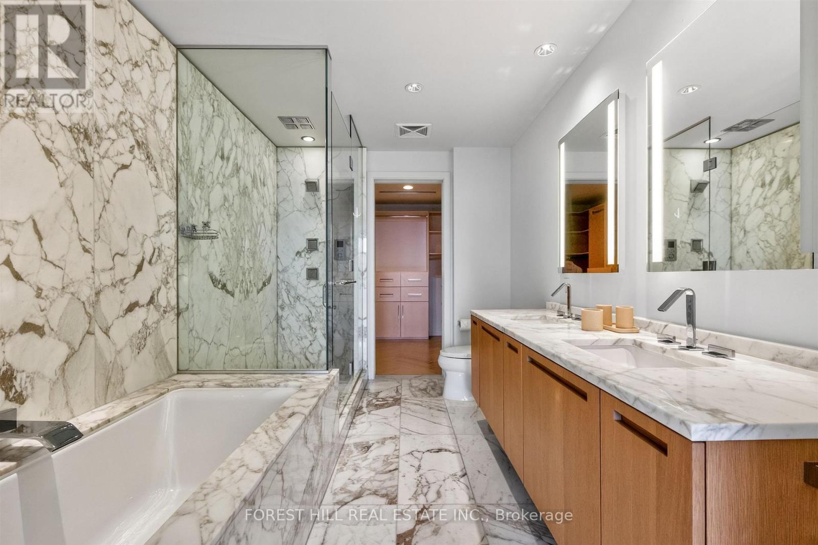 2305 - 180 University Avenue, Toronto, Ontario  M5H 0A2 - Photo 32 - C13718046