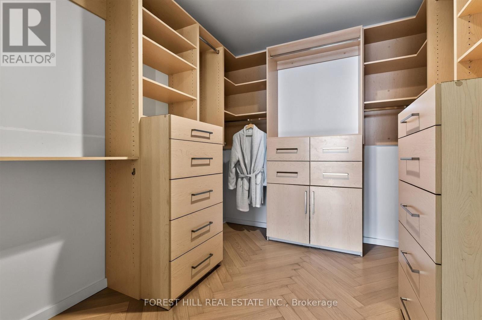 2305 - 180 University Avenue, Toronto, Ontario  M5H 0A2 - Photo 34 - C13718046