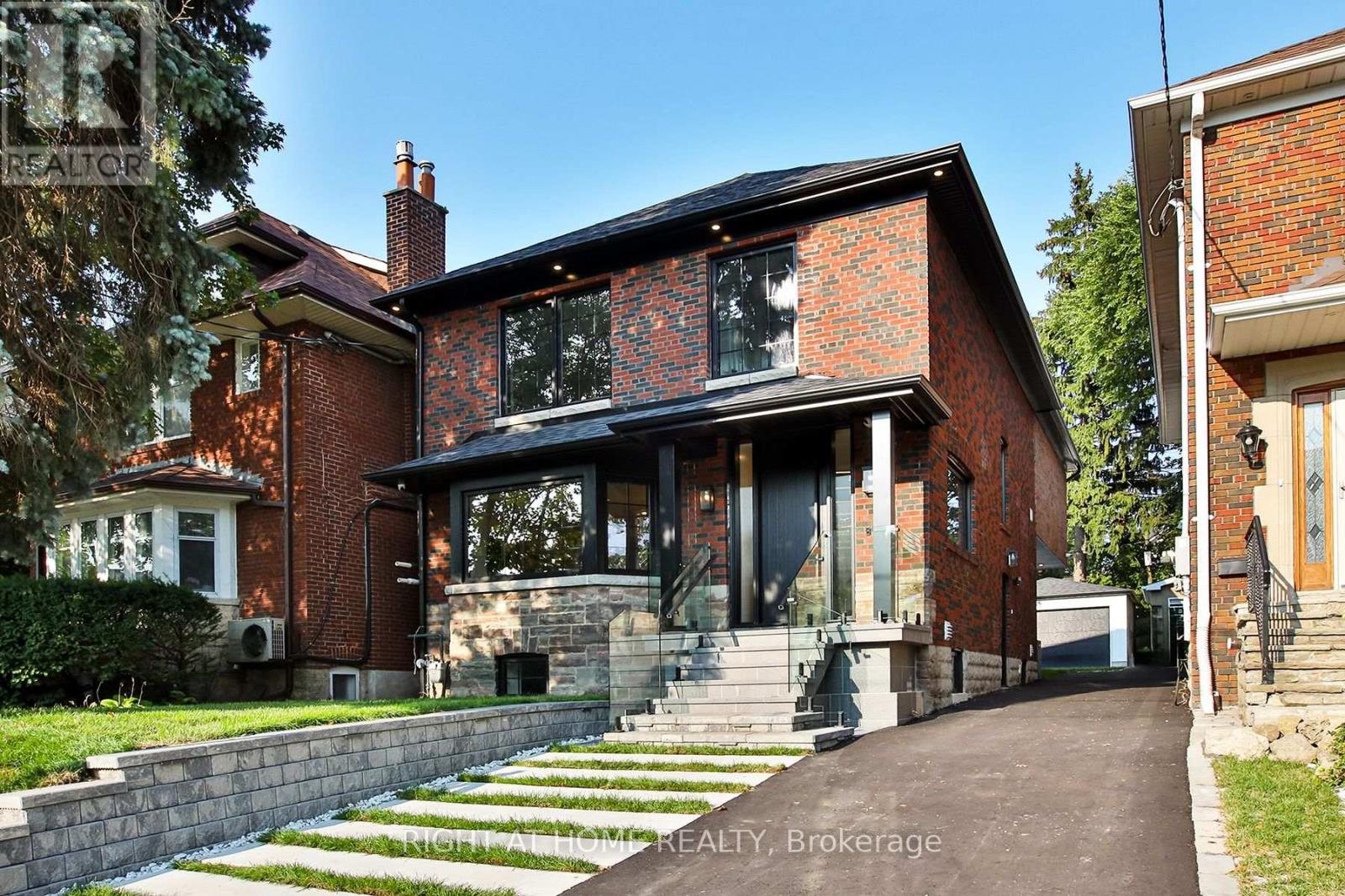 106 EASTBOURNE AVENUE, Toronto, Ontario