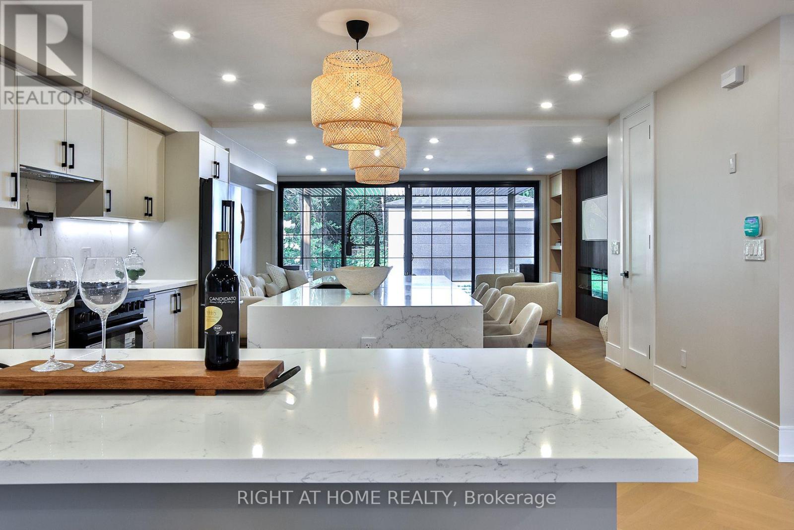 106 Eastbourne Avenue, Toronto, Ontario  M5P 2G3 - Photo 11 - C13718062