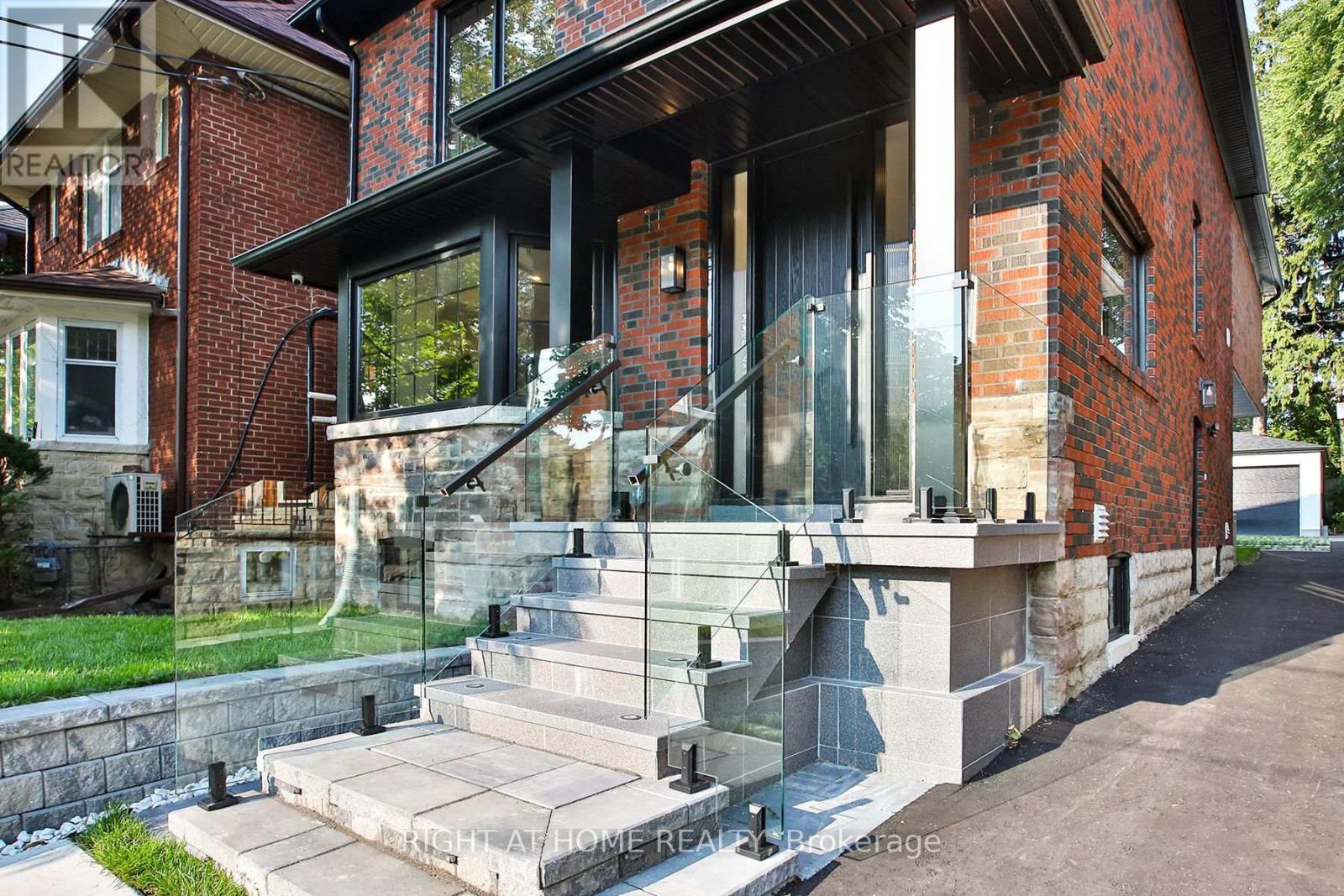 106 Eastbourne Avenue, Toronto, Ontario  M5P 2G3 - Photo 4 - C13718062