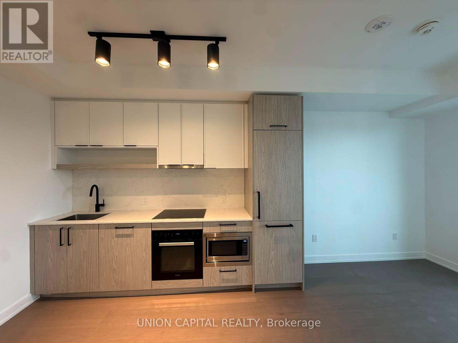 1017 - 89 Montclair Avenue, Toronto, Ontario  M5P 0A9 - Photo 3 - C13718064