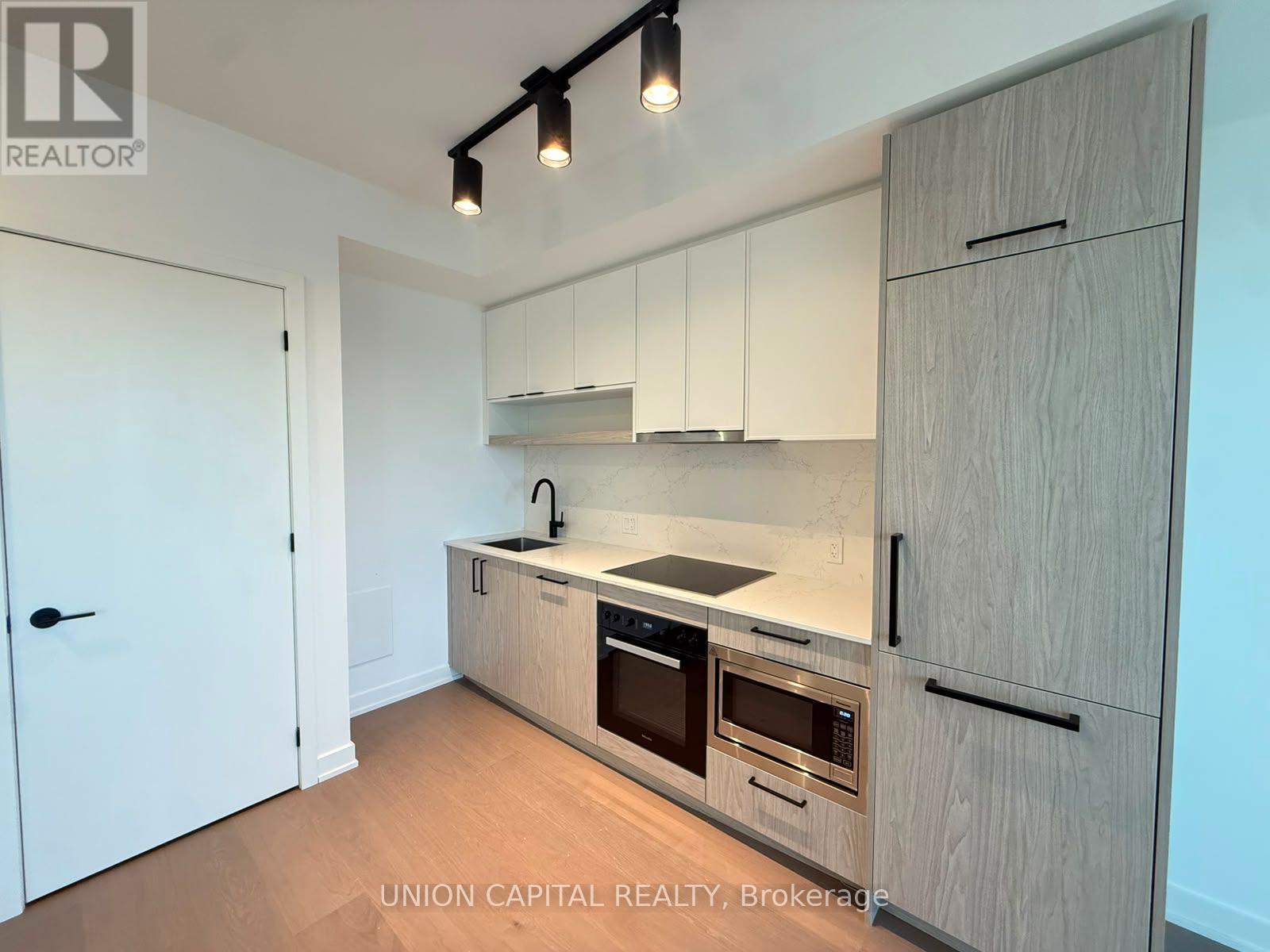 1017 - 89 Montclair Avenue, Toronto, Ontario  M5P 0A9 - Photo 4 - C13718064