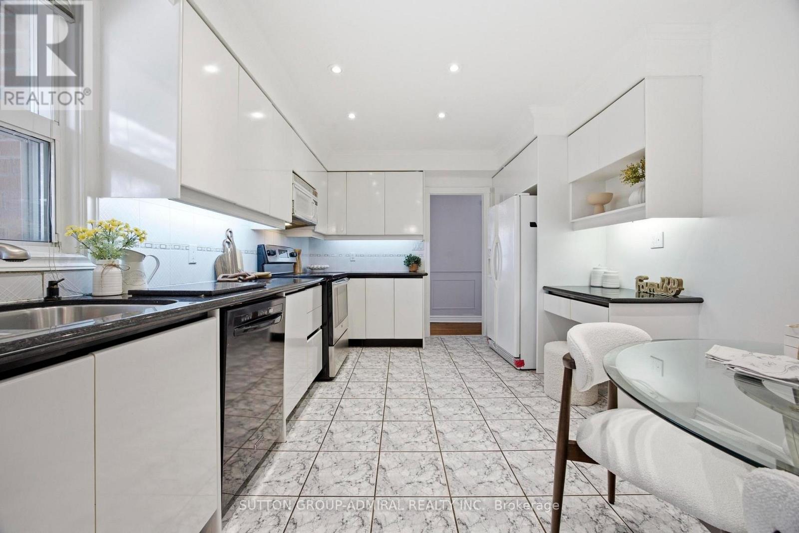 138 Kennard Avenue, Toronto, Ontario  M3H 4M5 - Photo 15 - C13718090