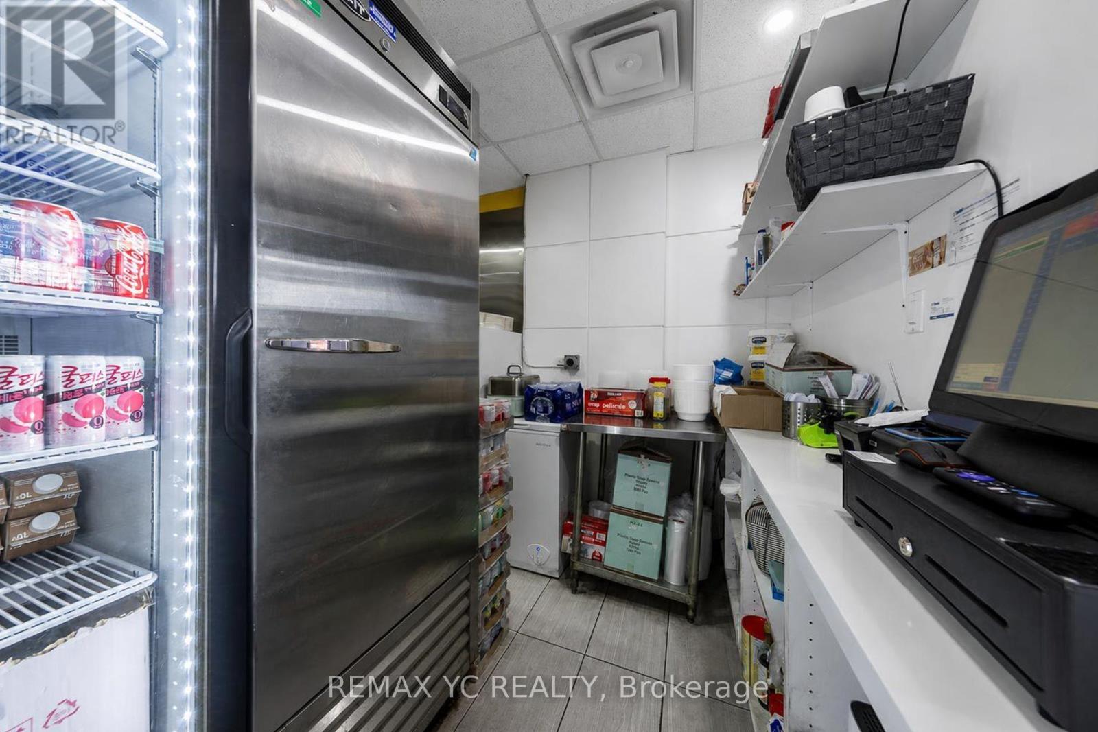 5 Byng Avenue, Toronto, Ontario  M2N 5R7 - Photo 15 - C13718104
