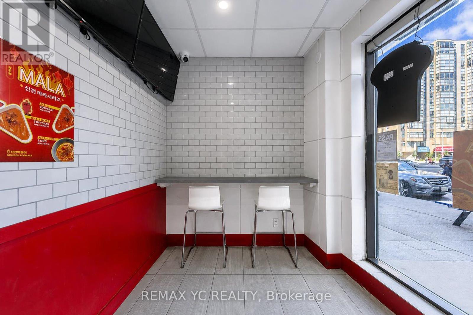 5 Byng Avenue, Toronto, Ontario  M2N 5R7 - Photo 7 - C13718104