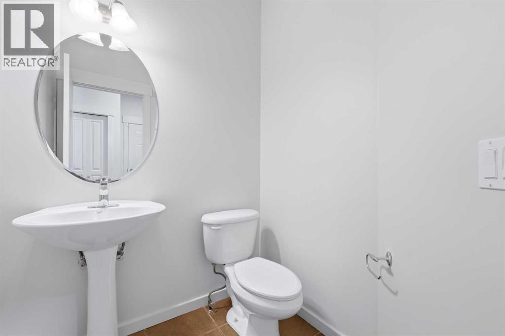 195 St Moritz Terrace Sw, Calgary, Alberta  T3H 5X9 - Photo 9 - A2335136